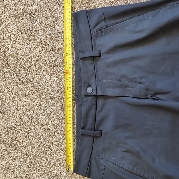 Lululemon Classic Black Men's Shorts Size 38 - Picture 3 of 7